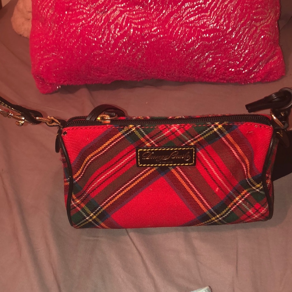 Dooney and bourke hand bag